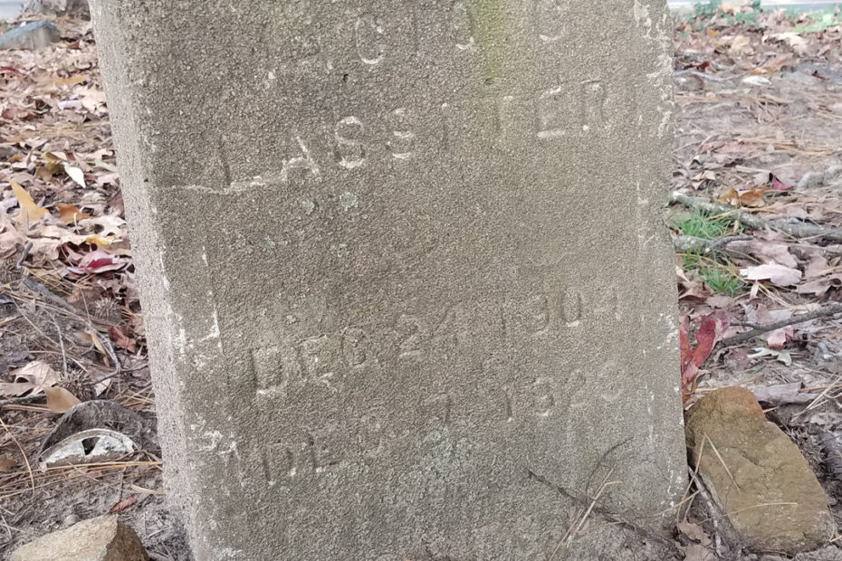 Macio Lassiter headstone